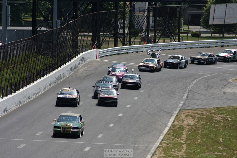 Illustration for article titled The 24 Hours Of LeMons New England 2009 Über Gallery, Part 5